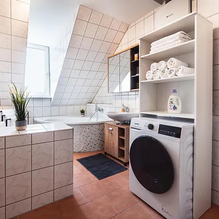 Apartment Grosszugiges - Zentrale Lage, 7 Personen